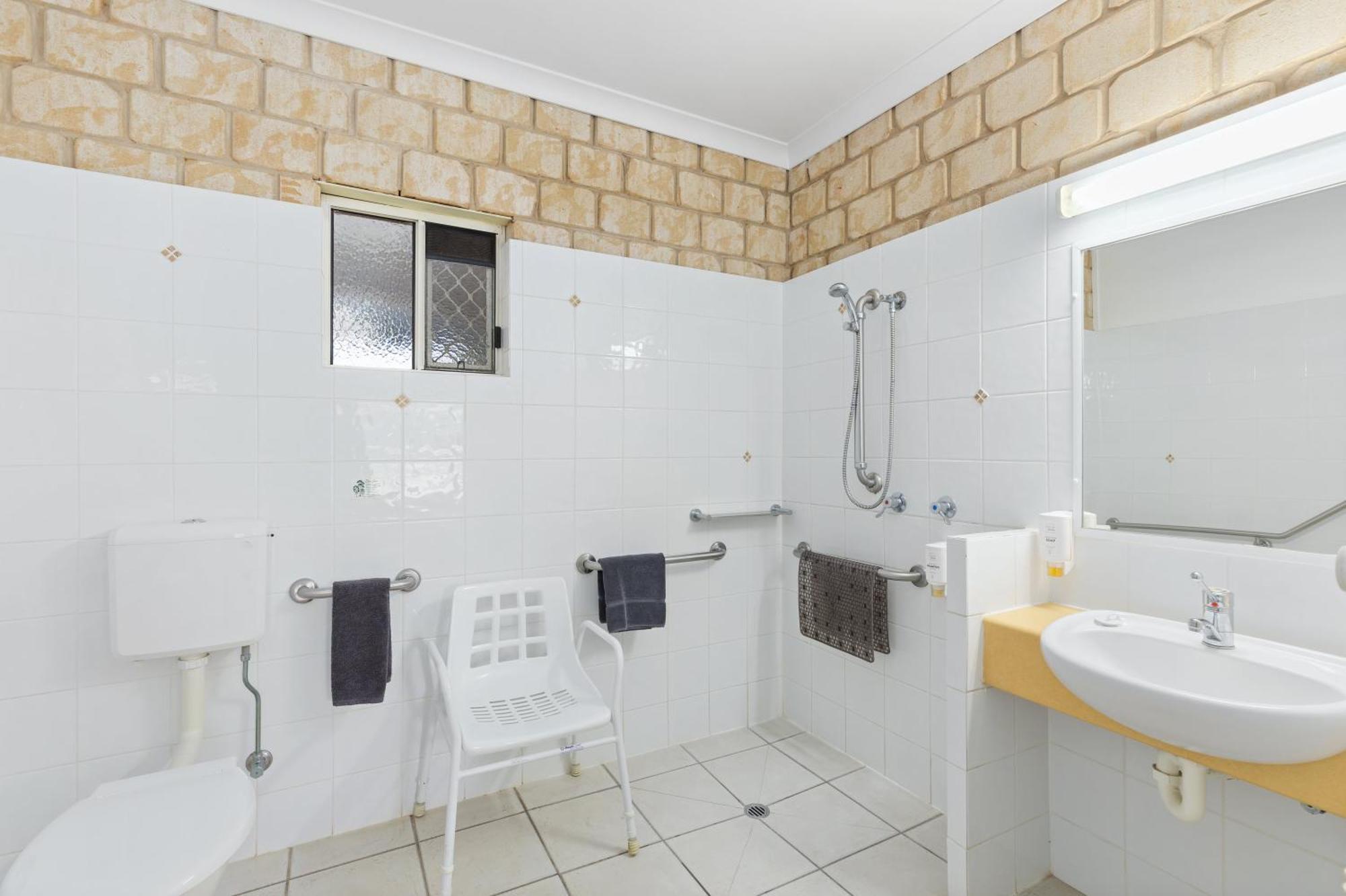 Great Divide Motor Inn Тувумба Номер фото