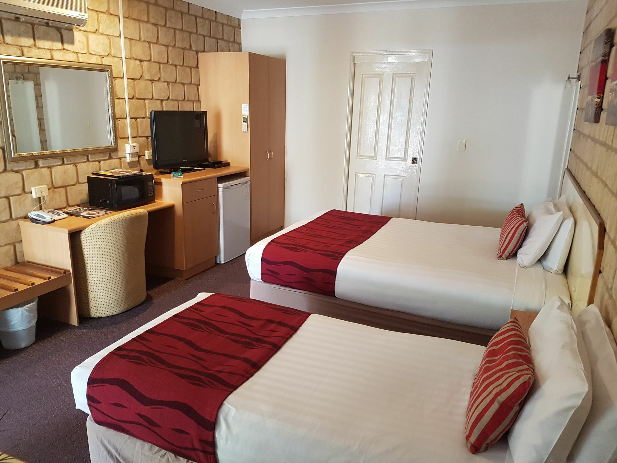 Great Divide Motor Inn Тувумба Екстер'єр фото